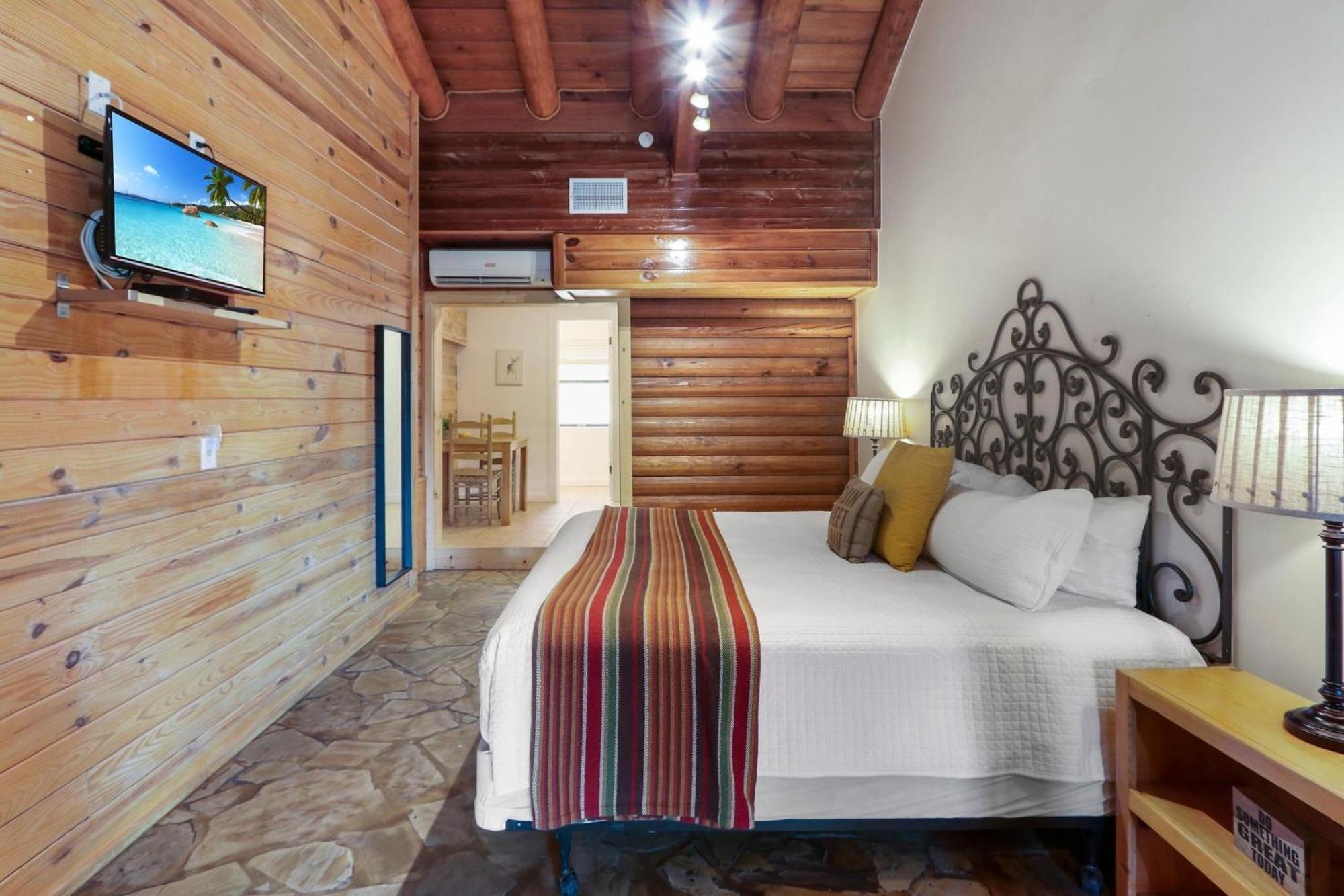 Wimberley Log Cabins Resort And Suites- Unit 3 Ngoại thất bức ảnh